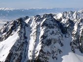 Zimní výstup na severozápadní vrchol Vysoké (2547m) centrálním žlabem, Vysoké Tatry, Slovensko