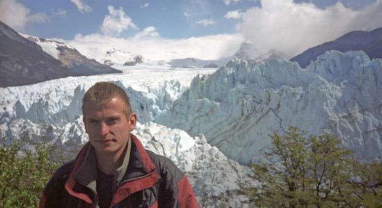 Autor článku (Jirka) s ledovcem Perito Moreno v pozadí