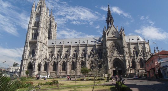 Quito - Basilica del Voto Nacional