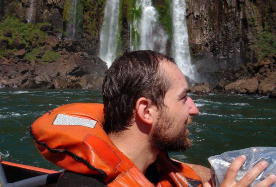 Promočený Vladimír po jízdě pod vodopády, Národní park - Iguazú, Argentina, 5. února 2008.