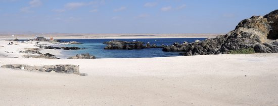 Bílé písčité pláže v Bahía Inglesa ... takto liduprázdné je v sezóně rozhodně neuvidíte!