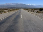 Recta del Tin Tin - dokonale rovný úsek silnice v délce téměř 20km!