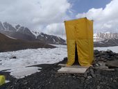 Cesta ze základního tábora Ačik-Taš do C1 (4400m), Kyrgyzstán