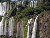 Vodopády Iguazú / Cataratas del Iguazú na hranici Argentiny a Brazílie