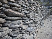 Detail vyskládané kamenné zídky, Ruinas de Quilmes, Argentina