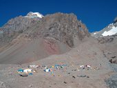 Přístup pod Aconcagua údolími Vacas a Relinchos, Argentina