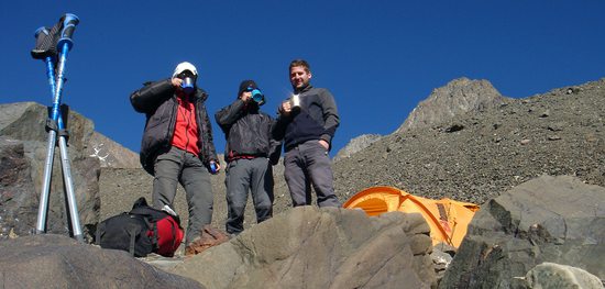 Odpočinek, slunce a čaj v kempu El Salto (4200m), Cordón del Plata, 16.ledna 2008