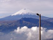 Výstup na sopku Pichincha z konečné stanice lanovky Cruz Loma, Quito, Ekvádor