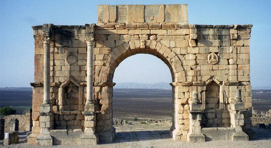 Volubilis - Caracallův oblouk z r. 217 n.l., Maroko