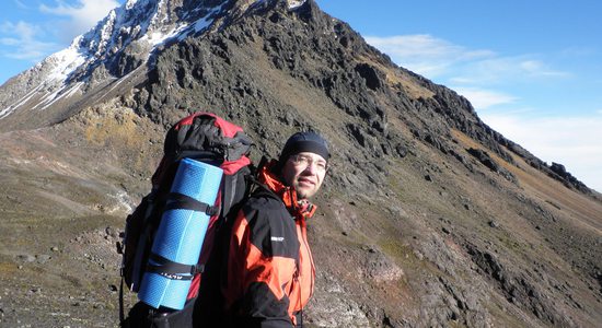 Martin a Iliniza Norte (5146m) focena ráno od chaty.