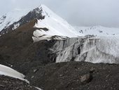 Cesta ze základního tábora Ačik-Taš do C1 (4400m), Kyrgyzstán