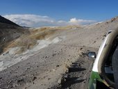 Sjíždíme zpět po úbočí Tacory do Aguas Calientes