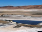 Laguna Negra na Salar de Aguas Calientes, Chile