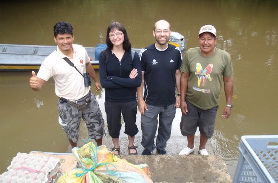 Společná fotka s naším průvodcem Gilverem a lodivodem Juliem, Cuyabeno, Ekvádor