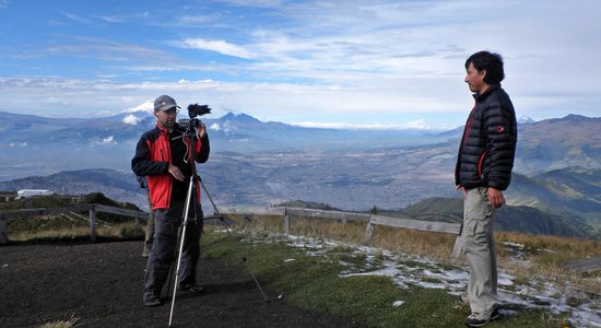 Interview s Juanem Carlosem Bastidas Sanchez. V pozadí Cotopaxi.