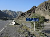 Cesta z Oše do základního tábora Ačik-Taš (3600m), Kyrgyzstán