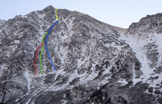 Modře - Banán, červeně - Banán extra, zeleně naše varianta, žlutě cesta na hřeben, Tupá (2293m), Vysoké Tatry, Slovensko