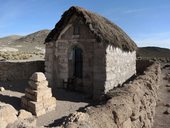 Osamocený kostelík pod Guallatiri, Chile