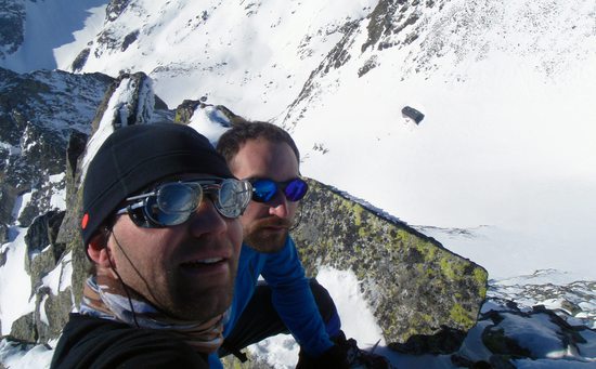 Ťažký štít (2520m) - pohled z vrcholu na chatu pod Rysmi, Vysoké Tatry, Slovensko.