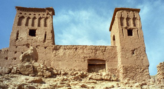 Aït Benhaddou, nejvyhlášenější a nejlépe dochovaná opevněná vesnice v celé oblasti Atlasu, Maroko.