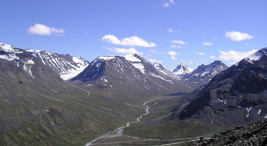 Výhled na pohoří Jotunheimen na začátku výstupu.