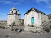 Kostelíky chilského altiplana na Ruta de las Misiones, vesnička Ungalliri, Chile