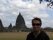 Starověké javánské chrámy v Borobudur, Mendit a Prambanan, Jáva, Indonésie