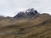 Výstup na sopku Pichincha z konečné stanice lanovky Cruz Loma, Quito, Ekvádor