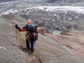 Cesta ze základního tábora Ačik-Taš do C1 (4400m), Kyrgyzstán