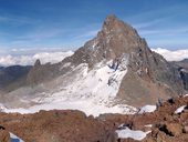 Pohled na Nelion z vrcholu Point Lenana (4985m)