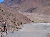 Přístup pod Aconcagua údolími Vacas a Relinchos, Argentina