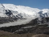 Sestup do základního tábora Ačik-Taš pod Pikem Lenina (7134m), Pamír, Kyrgyzstán