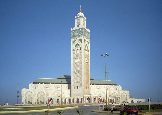 Hassan II. - největší mešita na africkém kontinentu s více než dvousetmetrovým minaretem, Casablanca, Maroko