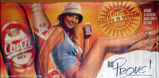 Reklama na pivo Conti, Foz do Iguaçu, Brazílie, 6. února 2008.