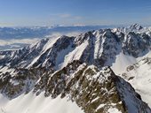 Zimní výstup na severozápadní vrchol Vysoké (2547m) centrálním žlabem, Vysoké Tatry, Slovensko