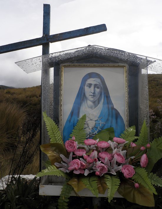 La Virgen (Panna) Maria - výchozí místo pro treky a výstupy na dvojčata Illinizas, Ekvádor