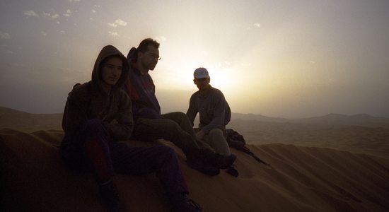 Zleva Vláďa, Martin a Jiří na dunách Erg Chebbi, Maroko