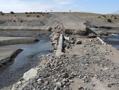 Tak tento most období tání a drobných dešťů nevydržel - řeka Guallatire, Chile