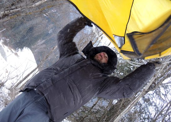 Zaparkovali jsme na břehu řeky Inn poblíž Mariastein, rozbalili stan ... Oberinntal, Rakousko