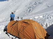 První den výstupu na Pik Lenina (7134m) - z 4400m do 5830m, Pamír, Kyrgyzstán