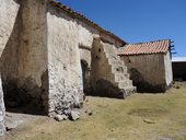 Kostelík ze 17. století z hliněných vepřovic, Isluga, Chile