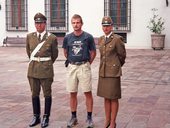 Jirka spolu se strážci pořádku v prezidentském paláci La Moneda, Santiago de Chile