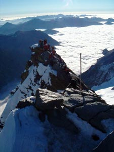 Pohled z vrcholku Grossglockneru (3798m).