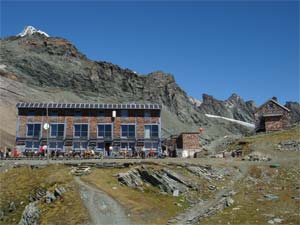 Chata Stüdlhütte (2802m).