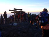 Uhuru Peak (5895m), Kilimandžáro, Tanzanie