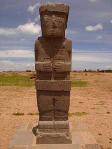 Archeological place in Tiwanaku - statue in the Kalasasaya temple, Bolivia, 14. 2. 2006