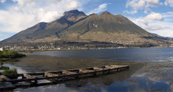 Jezero San Pablo a sopka Imbabura (4630m), Ekvádor