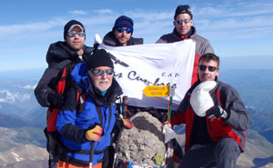 Západní vrchol Elbrusu (5642m), Rusko, 24. července 2009.