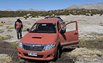 Toyota zapadlá v bahně, Salar de Surire, Chile