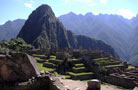 Klasický pohled na Machu Picchu, Peru.